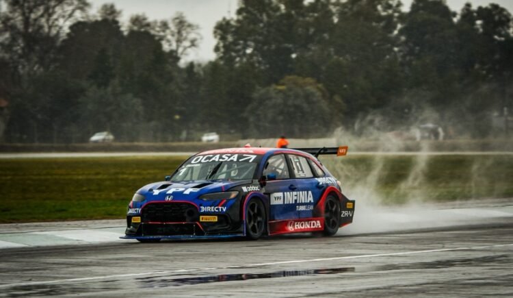 TC2000 en Junín: Leonel Pernía bailó bajo la lluvia y cerró el sábado como el más rápido