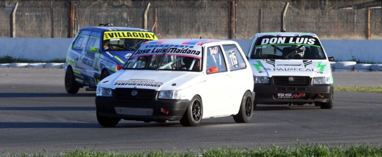 Turismo Pista en Río Cuarto: Lucas Bayala dominó las tandas libres de la Clase 1