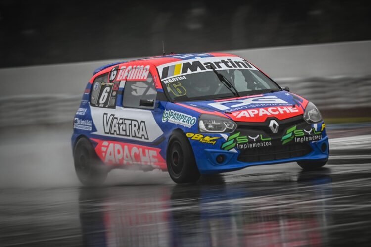Turismo Pista: Martini y su Clio se quedaron con el mejor tiempo en la Clase 3