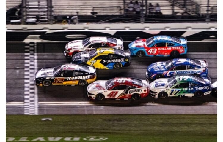Nascar Cup Series: con un final espectacular se cerró la temporada regular