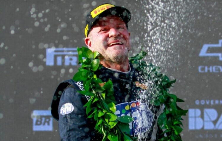 Resistente al olvido: Rubens Barrichello, campeón brasileño de NASCAR