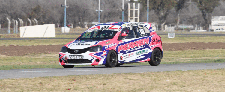 Turismo Pista: en la clase mayor, el santafesino Luciano González lideró los entrenamientos