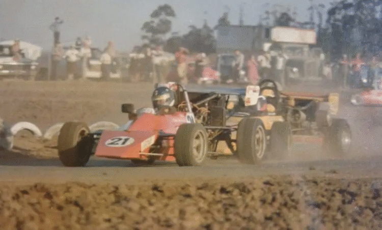 A 42 años de una carrera que cambió la historia: la primera vez del “Gurí” Martínez con buzo y casco en un circuito