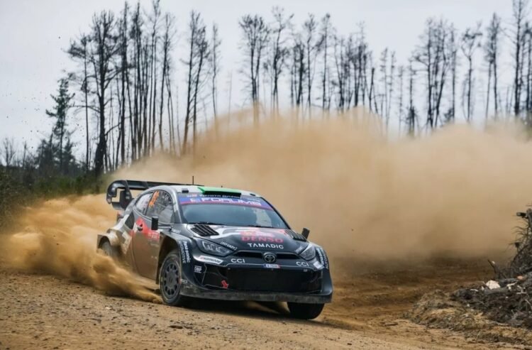 WRC en Chile: Evans tomó la delantera tras una clase magistral bajo la lluvia