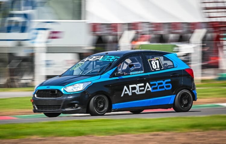 Valentino Spinella con su Ford Ka fue el más rápido de la C2 del Turismo Pista
