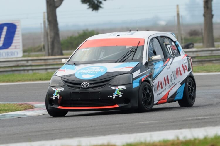 González, Cravero y Viana se adueñaron de las series de la Clase Tres del Turismo Pista