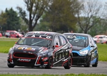En una entretenida final, Francisco Calo ganó por primera vez en la Clase Dos del Turismo Pista