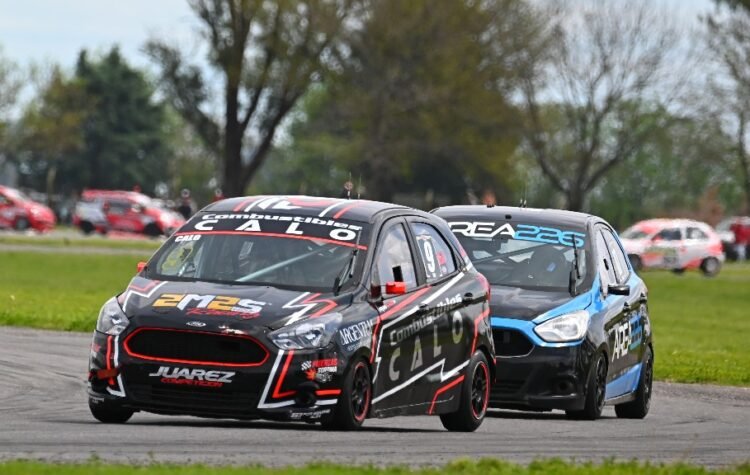 En una entretenida final, Francisco Calo ganó por primera vez en la Clase Dos del Turismo Pista