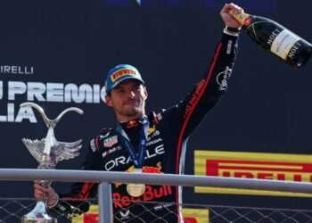 Max Verstappen correrá con una Ferrari en un histórico circuito: el examen que deberá rendir