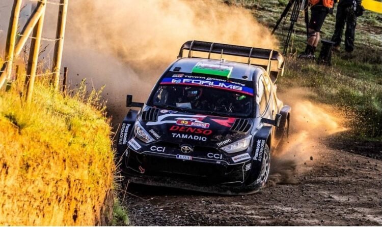 Tras un error de Rovanperä, Evans lideró la mañana del viernes en Chile