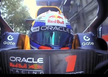 En una tremenda clasificación, Verstappen se quedó con la pole en Bakú