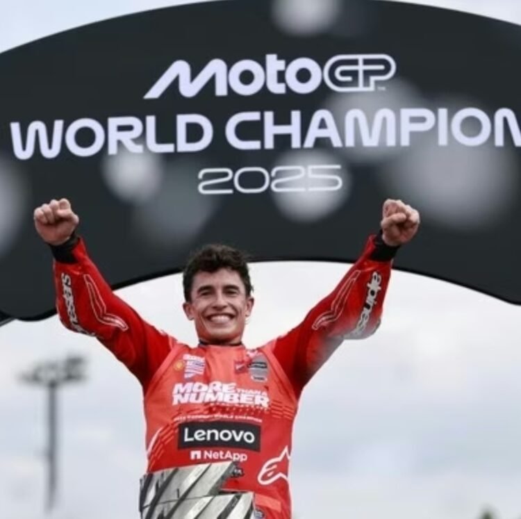 Podio histórico: Marc Márquez ganó su noveno título mundial