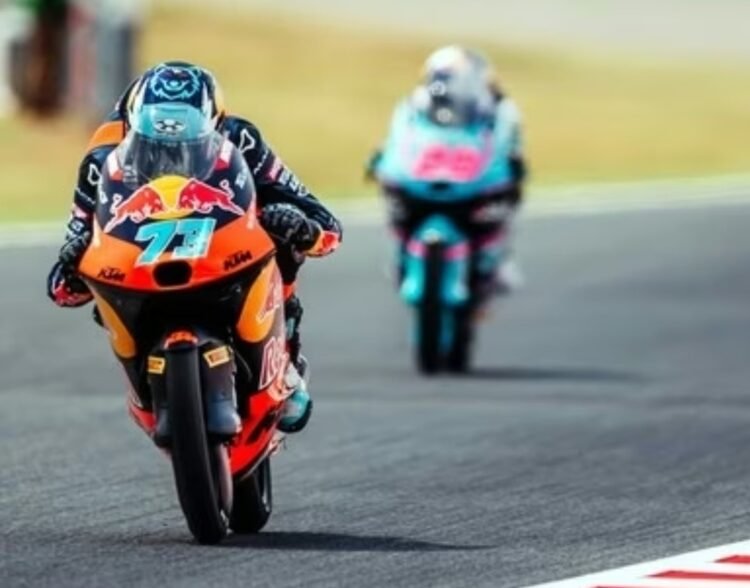 Moto 3: Valentín Perrone llegó a liderar la final, pero debió conformarse con un 4° puesto