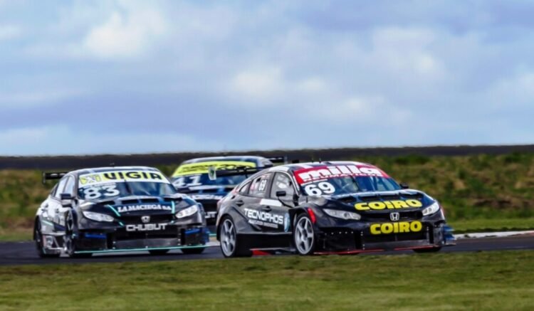 Turismo Carretera 2000 y un podio japonés en Paraná: Braian Quevedo fue el ganador, Llaver y Ardusso lo acompañaron