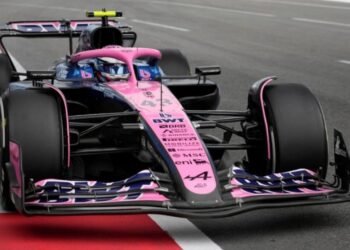 Colapinto inició su actividad en el exigente circuito callejero de Singapur