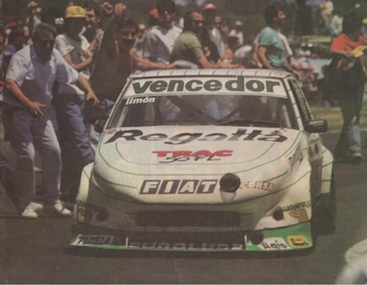 Historia viva: el Regatta de TC2000 de “Cocho” López fue premiado en Autoclásica