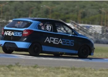 Valentino Spinella se quedó con la clasificación general de la Clase Dos del Turismo Pista