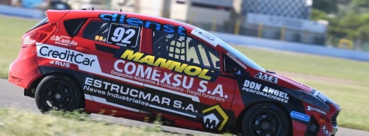Nicolás Pezzucchi con su Fiesta Kinetic se impuso en los entrenamientos de la Clase Tres del Turismo Pista