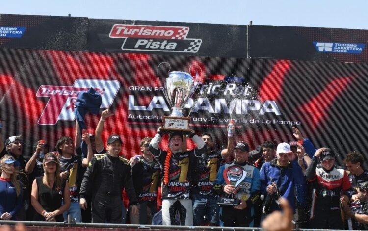 William Bull fue el ganador y Nicolás Benito se consagró campeón de la Clase Uno del Turismo Pista