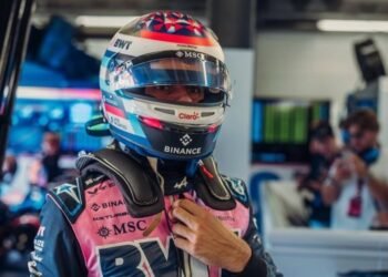 Ola de calor extrema: el traje especial que usará Franco Colapinto en la carrea de Singapur