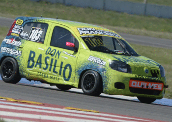 Thomas Marchesin y su Fiat Uno Way comandaron los entrenamientos de la Clase Dos del Turismo Pista