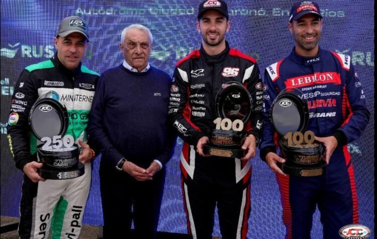 Diego De Carlo, Juan Cruz Benvenuti y Martín Serrano, fueron homenajeados por la ACTC