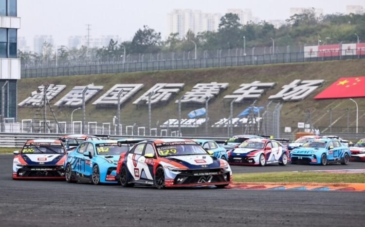 Guerrieri y Girolami protagonistas de la penúltima fecha del FIA TCR Word Tour en China