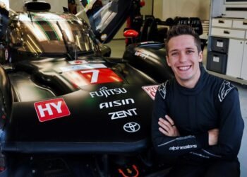 Sacha Fenestraz: “Es un placer manejar un auto así y lo disfruté muchísimo”