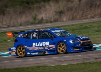Franco Vivian voló en Salta y se quedó con el mejor tiempo en el TC2000