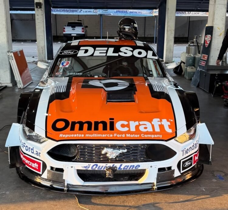 No hay feriado para Gianini: el ganador de las TC Pick Up prueba su Mustang en La Plata