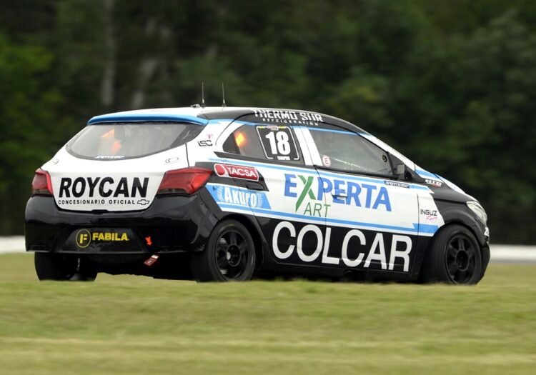 Matías Canapino se llevó la primera clasificación de la Clase Tres del Turismo Pista