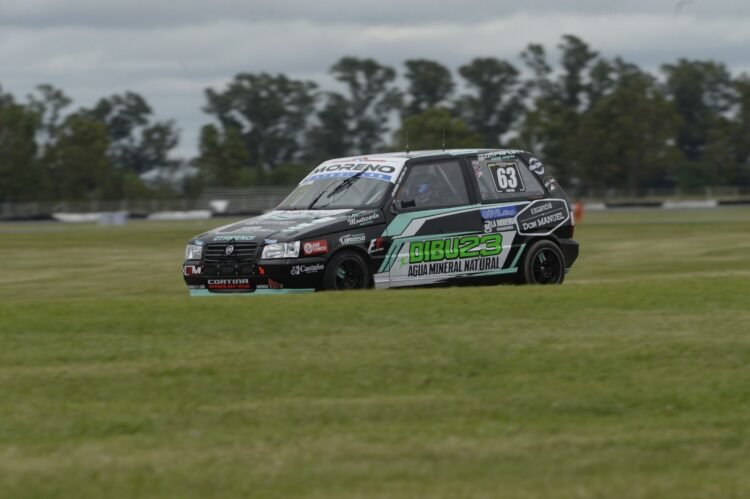 Joaquín Cortina se llevó la clasificación de la Clase Uno del Turismo Pista