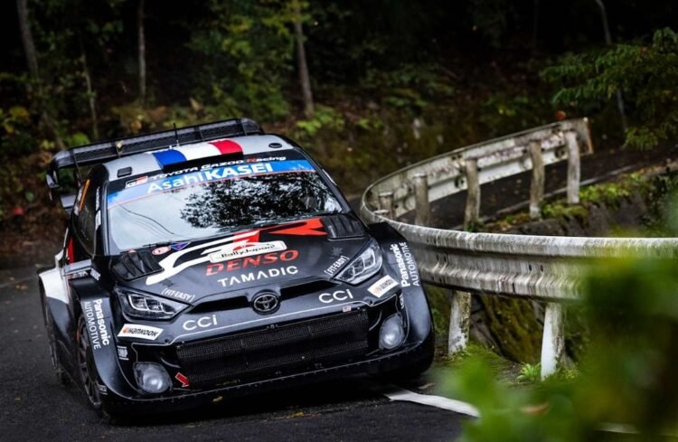 Bajo la lluvia: Ogier ganó el rally de Japón y quedó a 3 puntos de Evans
