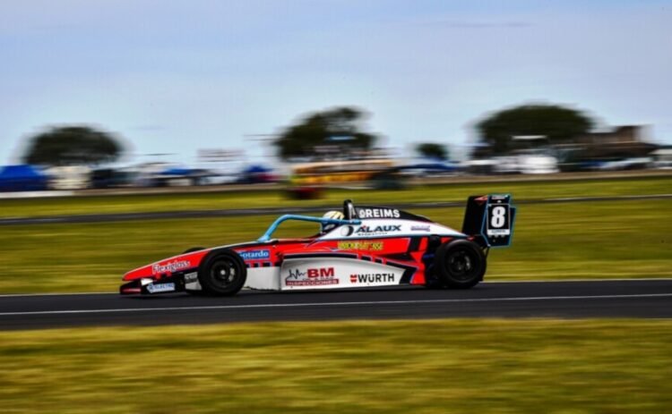 F2 Argentina: Valentino Alaux ganó la carrera clasificatoria y se ilusiona con el campeonato