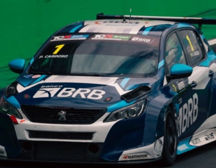 TCR South America: Pedro Cardoso con su Peugeot 308 se quedó con la primera final del fin de semana en Interlagos