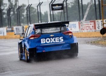 Tanques llenos: Franco Vivian con la Chevrolet Tracker se quedó con el mejor tiempo