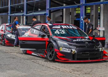 Turismo Carretera 2000: el Christian Dose Competición cerró el año con pruebas en La Plata