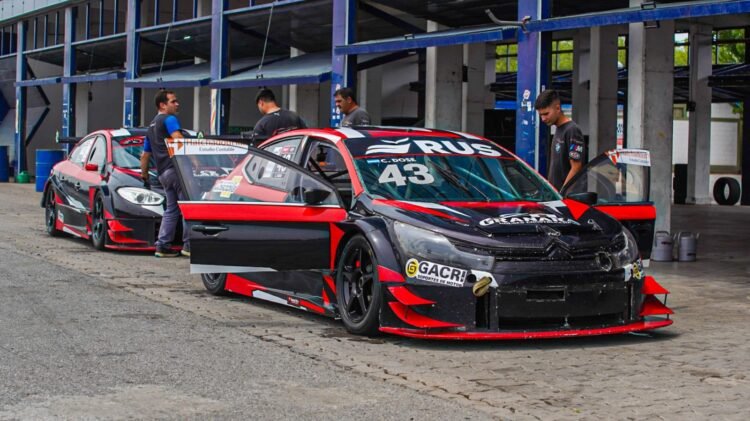 Turismo Carretera 2000: el Christian Dose Competición cerró el año con pruebas en La Plata