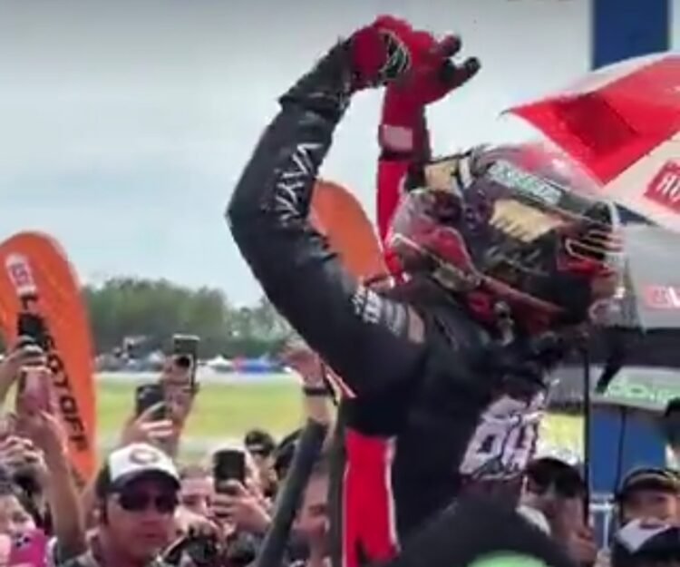 ¡Salud campeón!: Agustín Canapino ganó su serie y logró una nueva corona en el Turismo Carretera