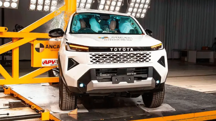 Se fabricará en Argentina: así fueron las pruebas de crash test de la nueva Toyota Hilux