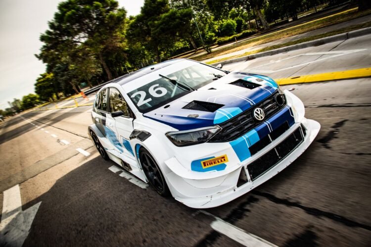 El TC 2000 giró en lo que será la recta más larga del callejero de Buenos Aires