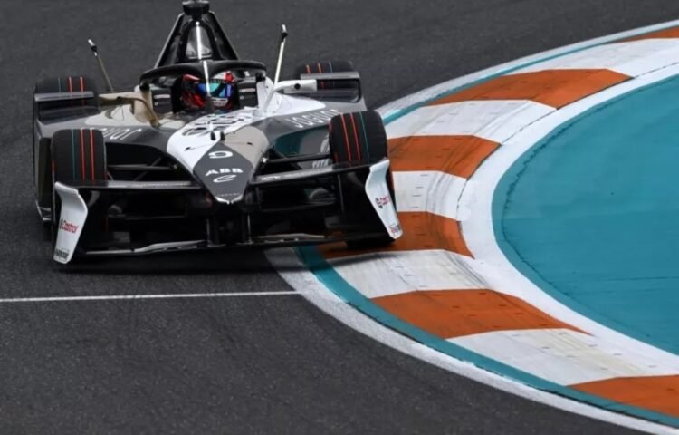 Fórmula E: Mitch Evans logró la victoria en Miami