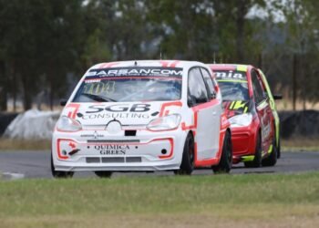 Turismo Pista: Lucas Yerobi se quedó con la clasificación del viernes en la Clase Dos