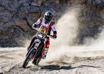 Branch fue sancionado y Canet ganó la primera etapa del Dakar 2026 en motos