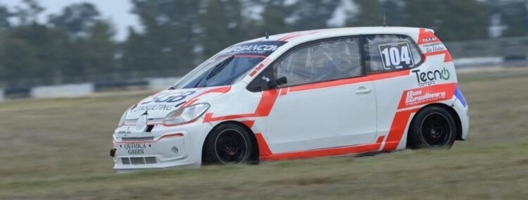 Matías Clapier, Juan Cruz Paulides y Lucas Yerobi dominaron las series de la Clase Dos del Turismo Pista