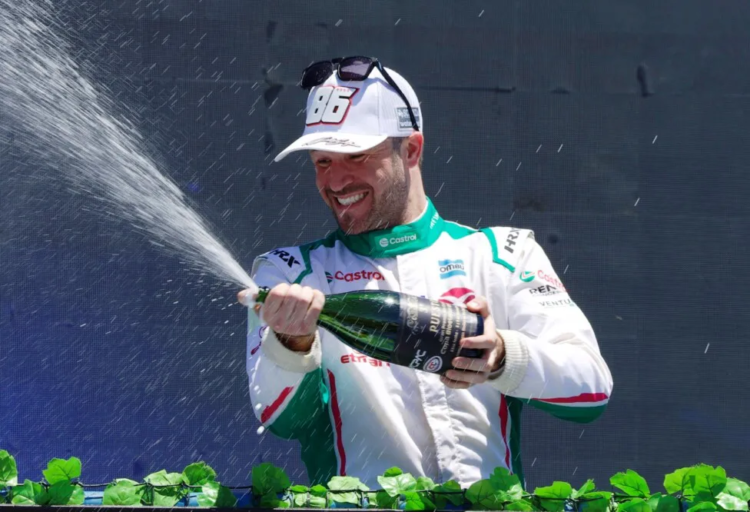 Canapino en el Turismo Carretera con una importante petrolera como su principal sponsor