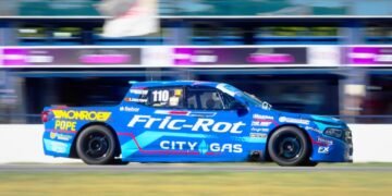 Diego Azar ganó y le dio la primera victoria a la marca italiana en la categoría