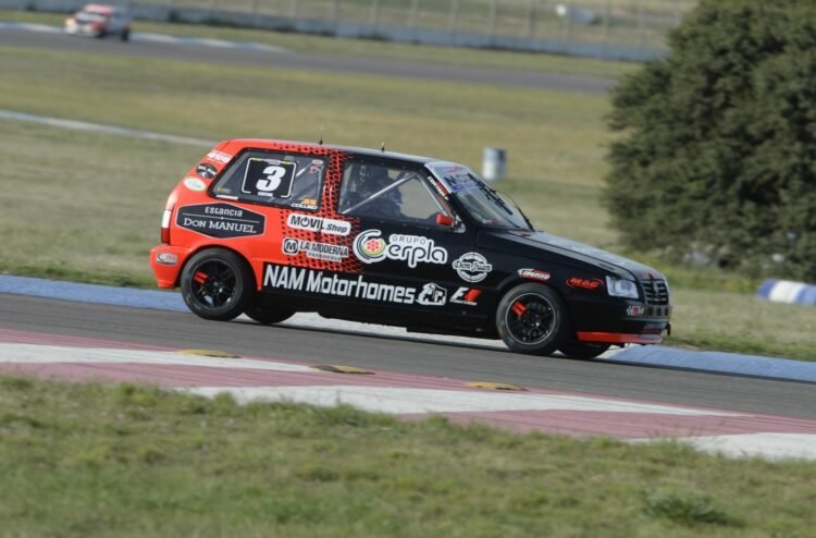 Joaquín Cortina y su Fiat Uno comandaron la primera clasificación de la Clase Uno