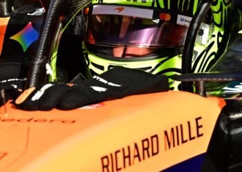 Norris superó a Verstappen en el primer día de entrenamientos en Bahréin