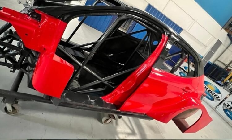 El equipo ATR Racing trabaja en la construcción del primer Fiat Pulse